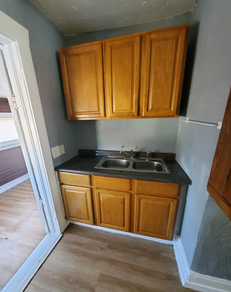 1948 E Monroe Ter - Photo 5 of 12