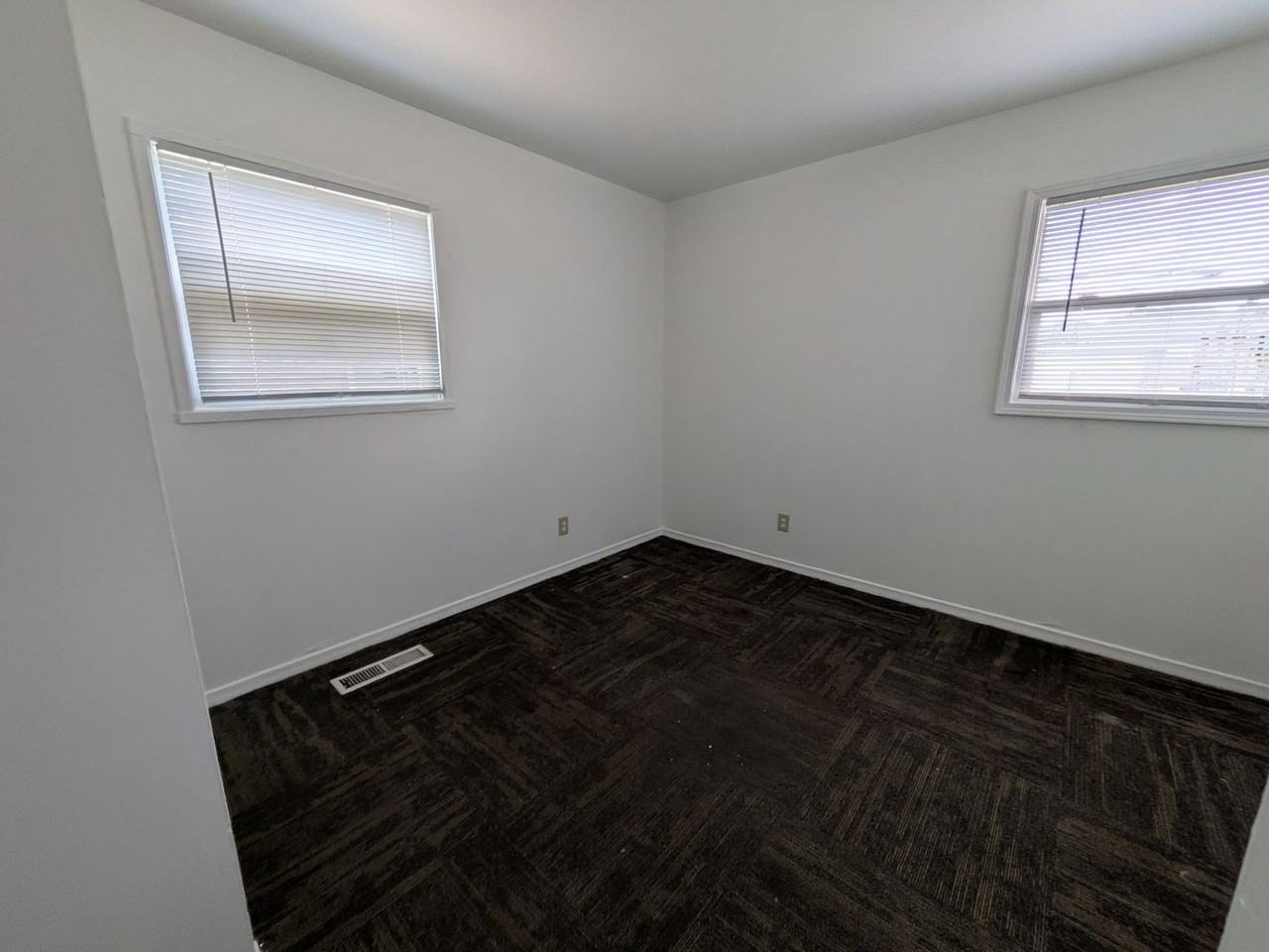 7601 Kentucky Ave - Photo 5 of 6