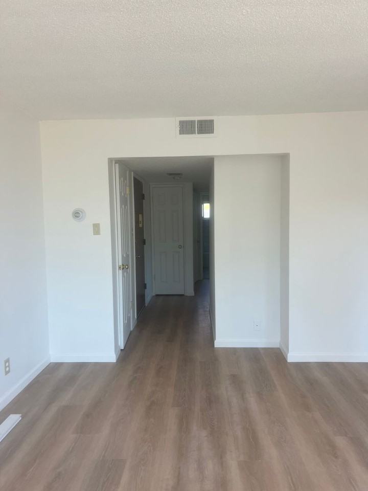 2221 Princeton Dr #11 - Photo 4 of 11