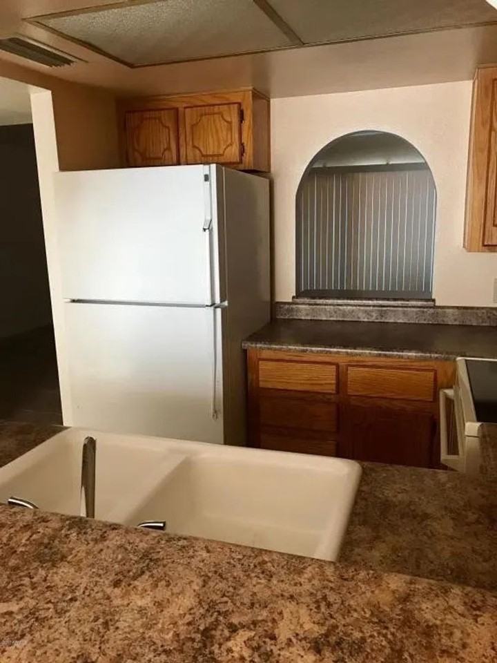 723 W 13th St - Photo 6 of 15