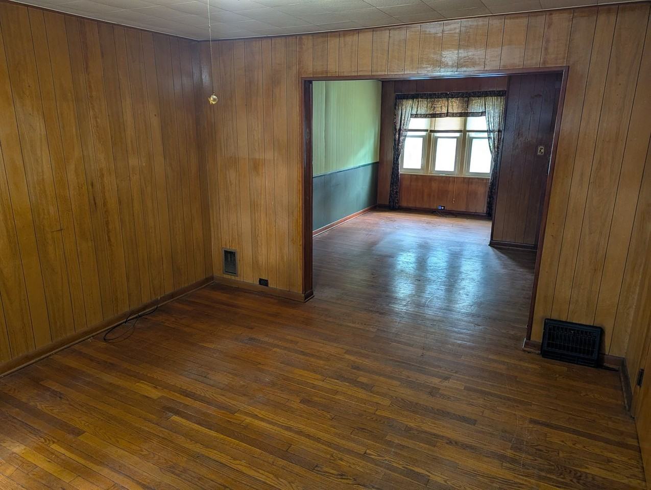 1543 Louisa St - Photo 3 of 9