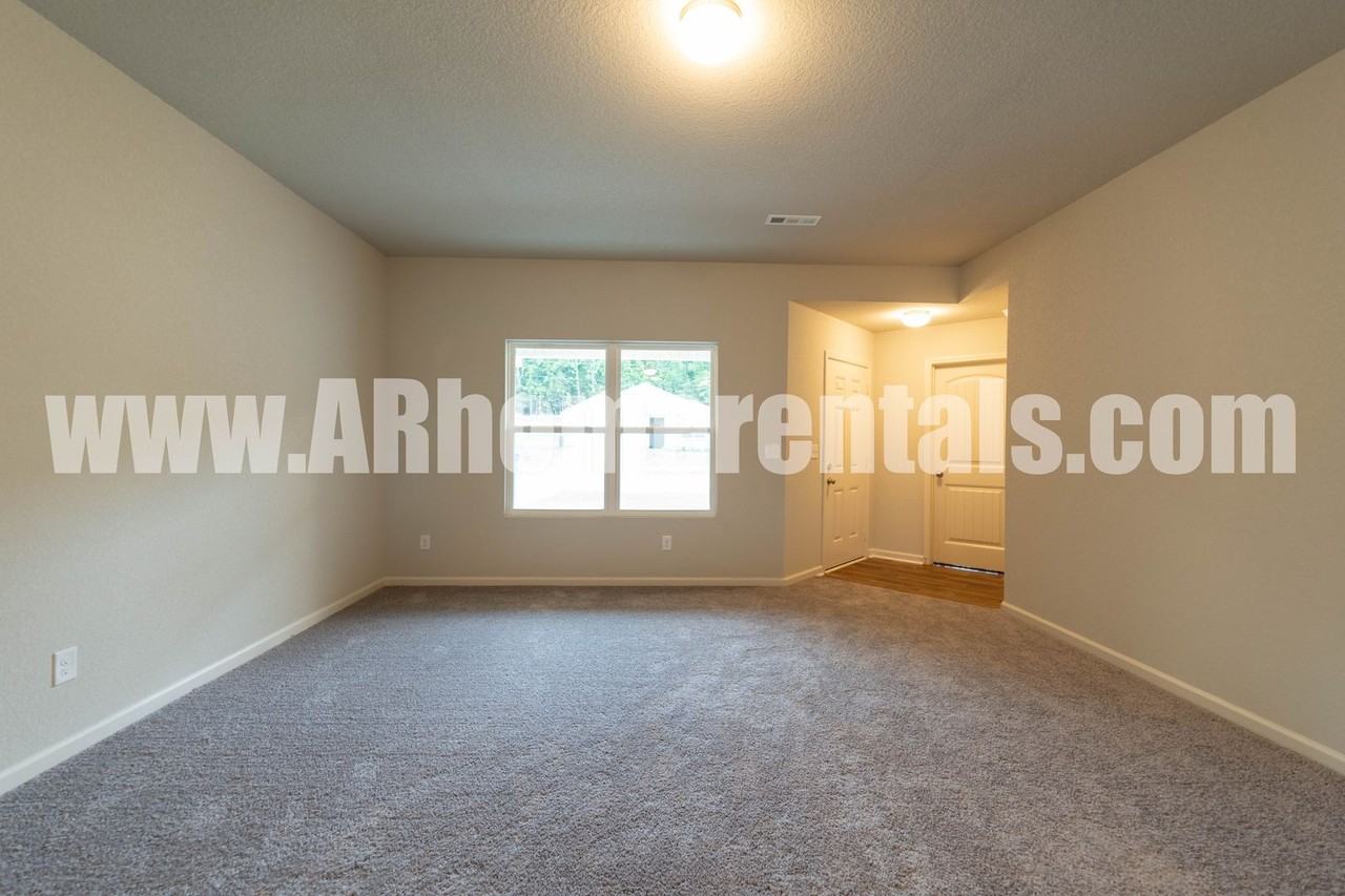 1175 Gallery Dr - Photo 2 of 13