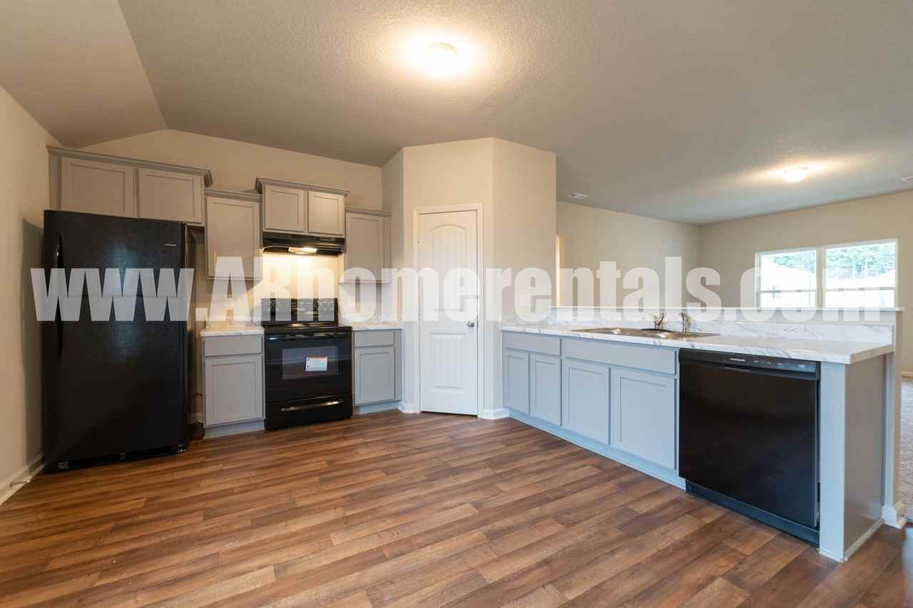 1175 Gallery Dr - Photo 4 of 13