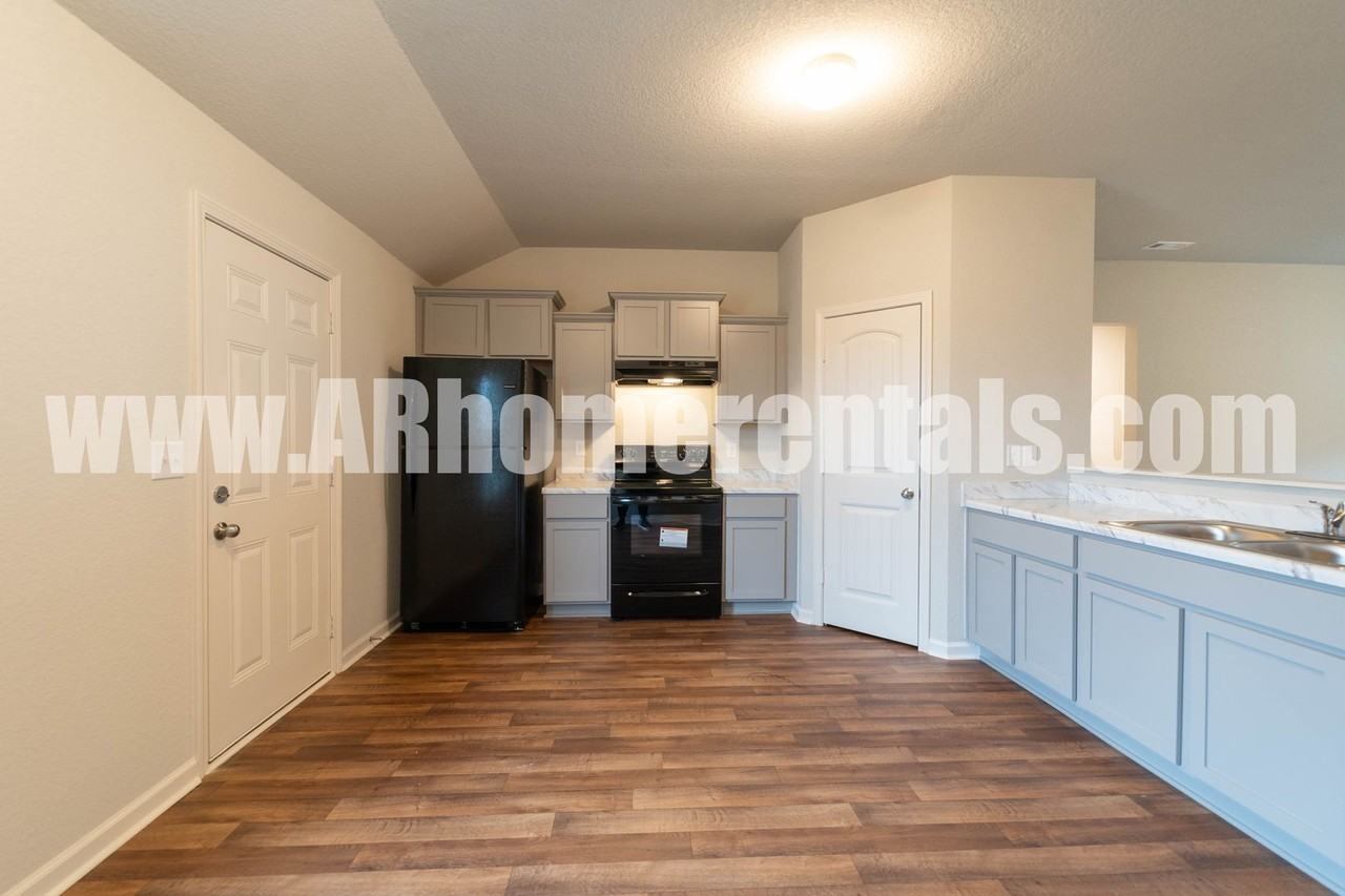 1175 Gallery Dr - Photo 5 of 13