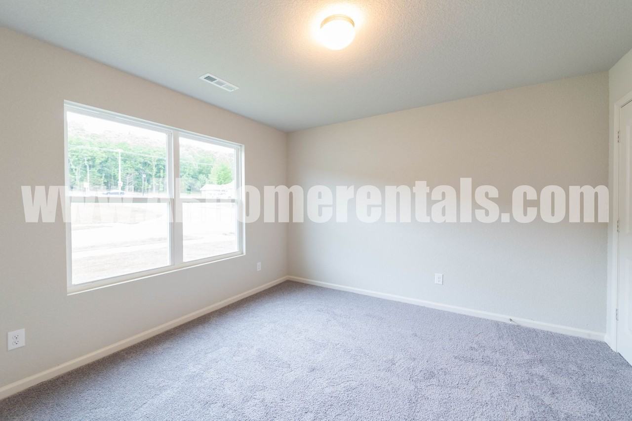 1175 Gallery Dr - Photo 6 of 13