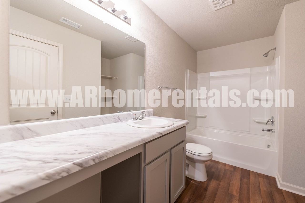 1175 Gallery Dr - Photo 7 of 13