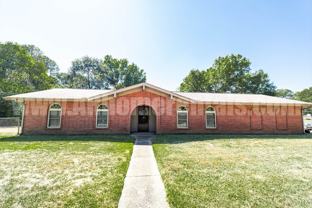600 S Davis St - Photo 1 of 1