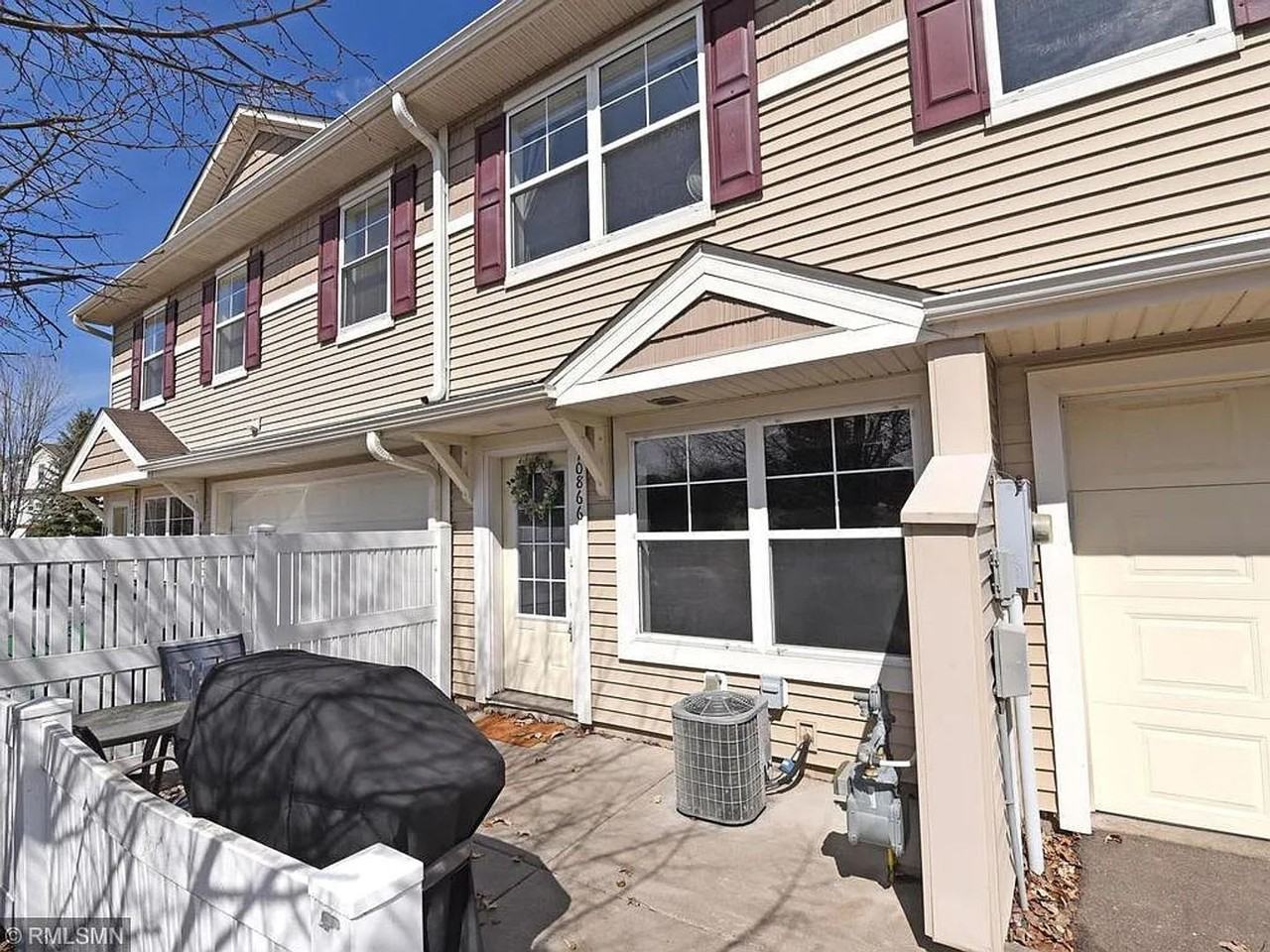 10866 Kingsfield Ln - Photo 2 of 15