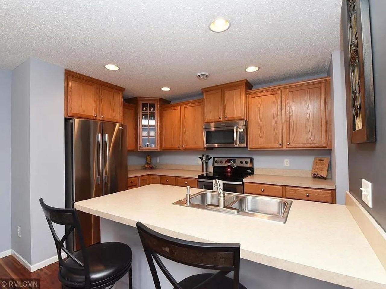 10866 Kingsfield Ln - Photo 3 of 15