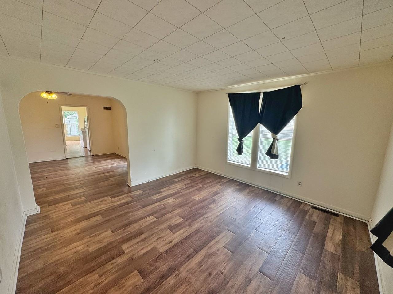 312 Jackson St - Photo 5 of 24