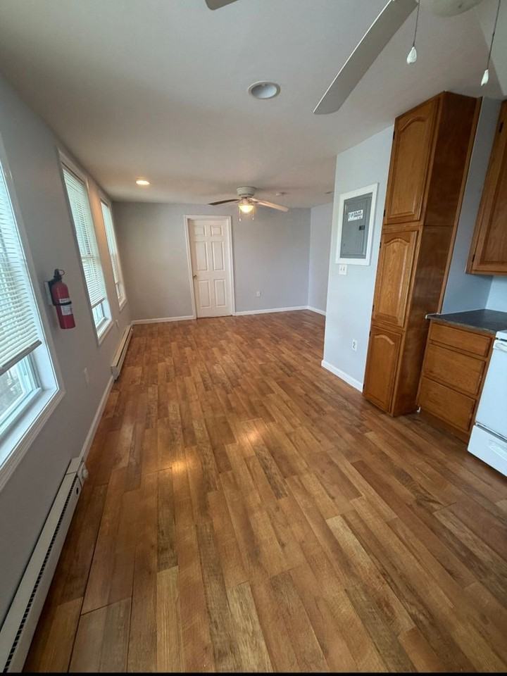 31 Kiernan Ave - Photo 3 of 5