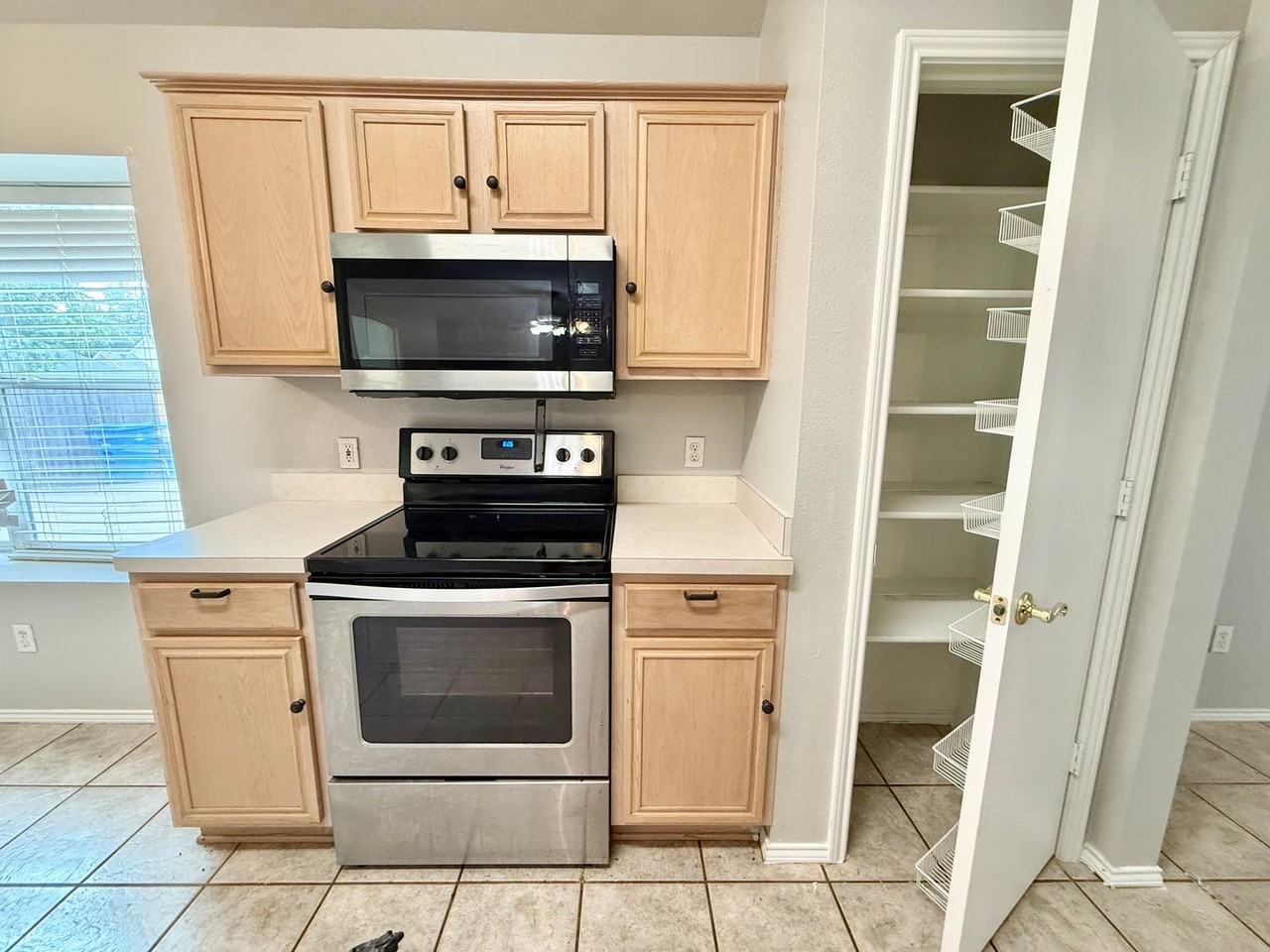 601 Morningside - Photo 7 of 24