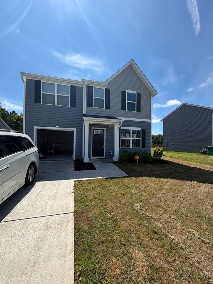 131 Highland Station Dr - Photo 2 of 18