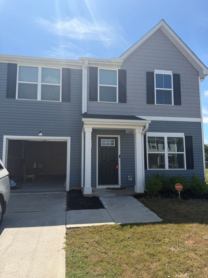 131 Highland Station Dr - Photo 3 of 18