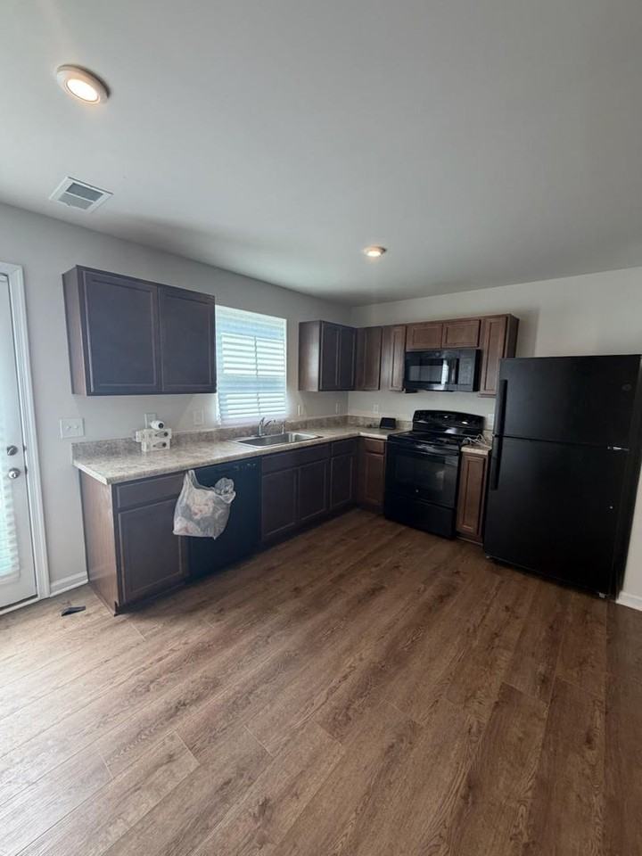 131 Highland Station Dr - Photo 7 of 9