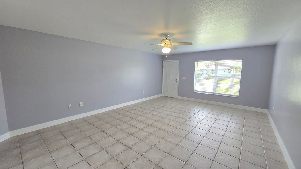 104 Charles Dr - Photo 3 of 25