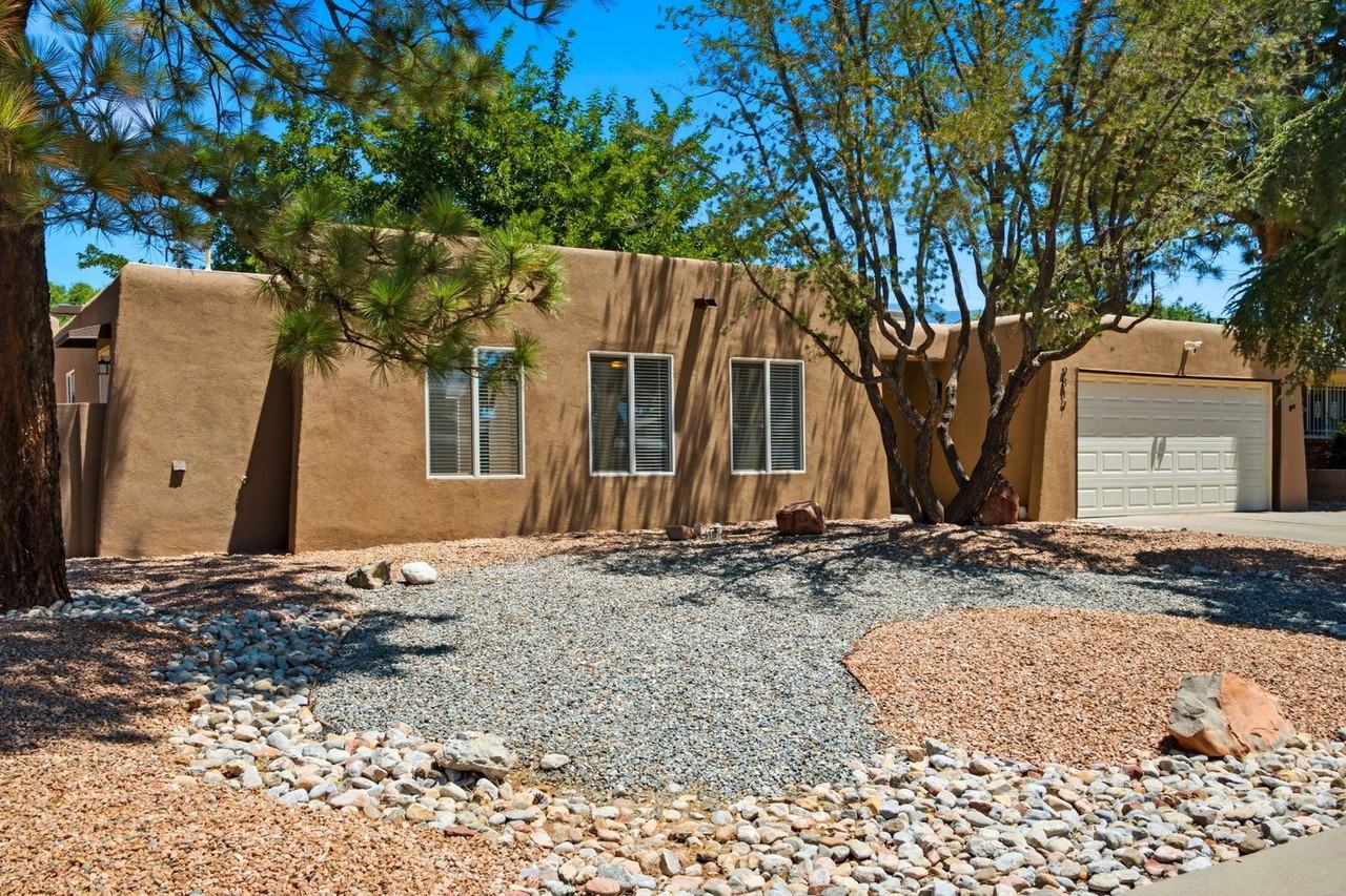 9817 Mary Ellen Pl Ne
