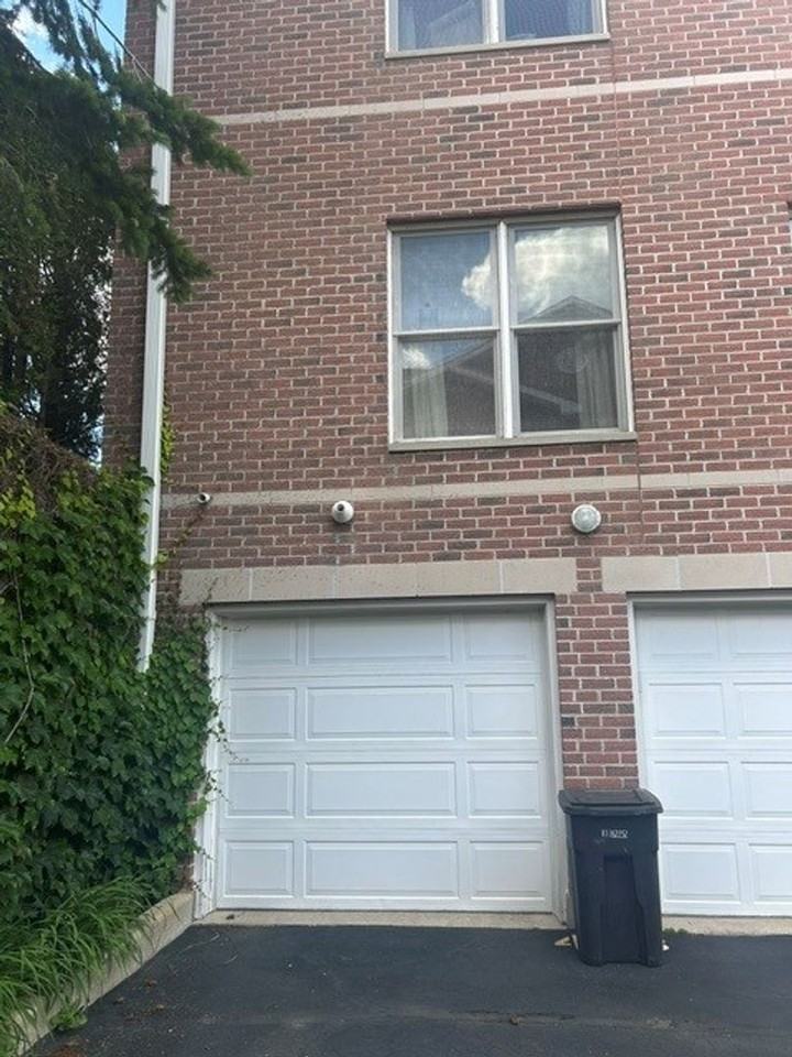 443 54th St - Photo 4 of 5