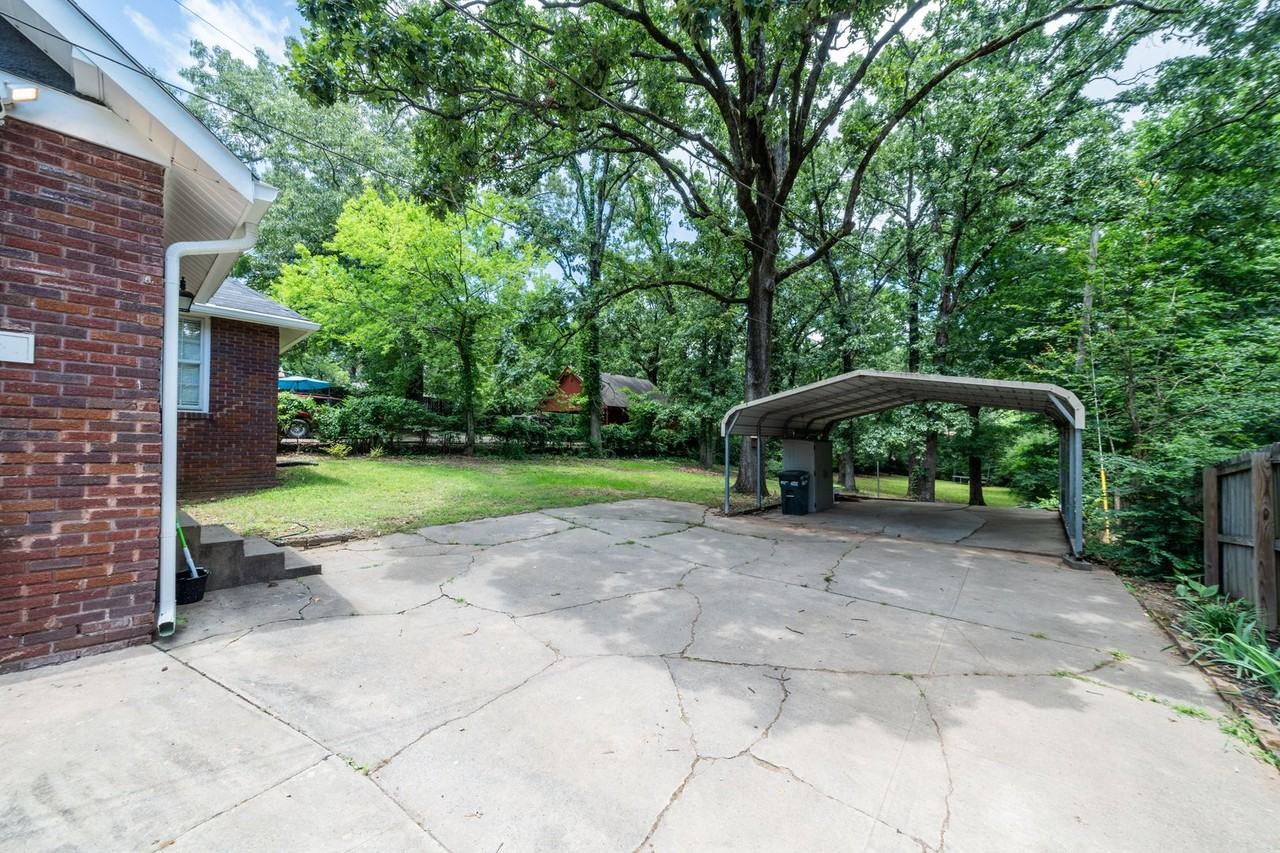 1431 Skyline Dr - Photo 7 of 36