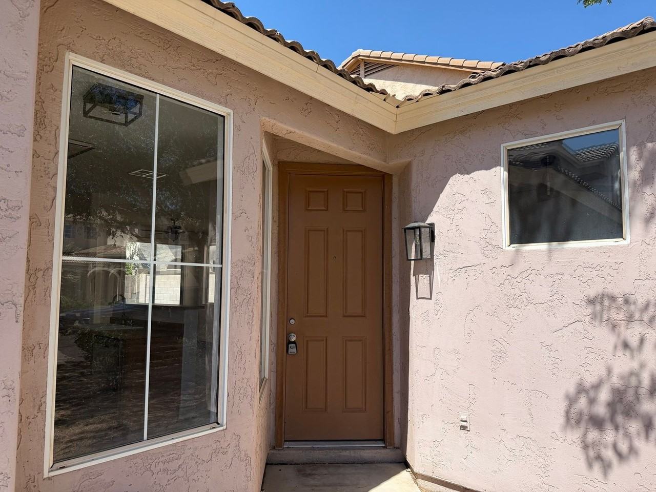 1140 E Catino St - Photo 3 of 30