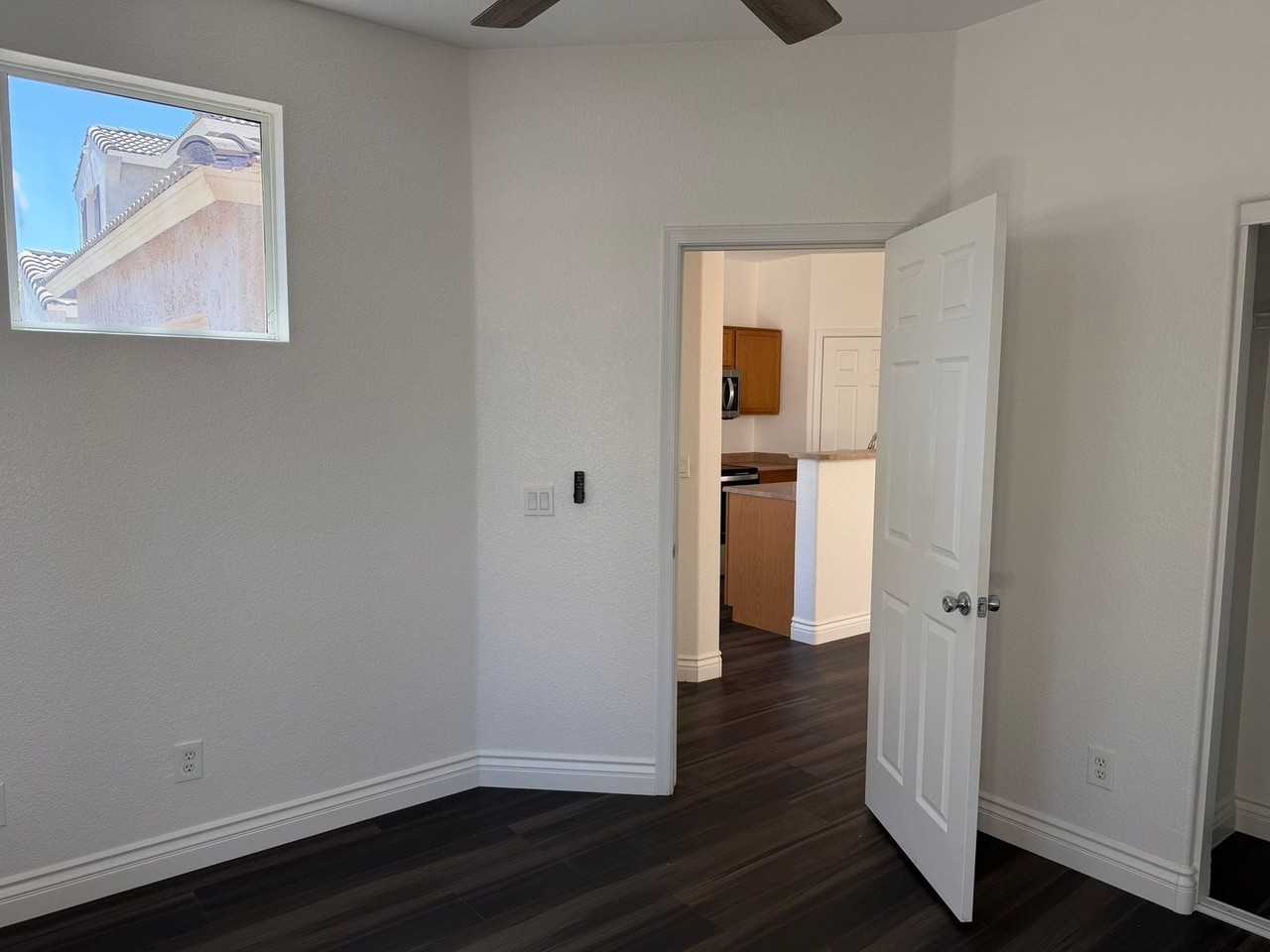 1140 E Catino St - Photo 5 of 30