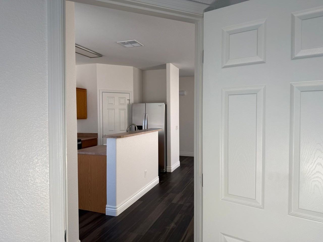 1140 E Catino St - Photo 7 of 30