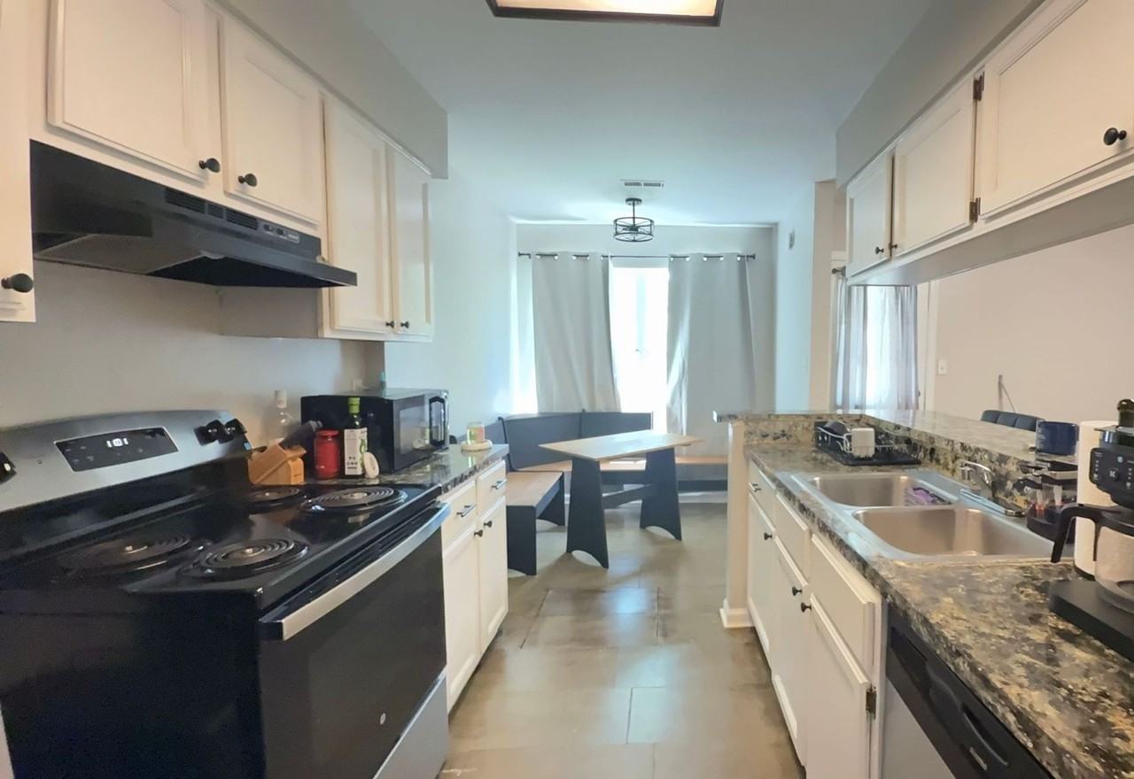 17 S Gawain Way - Photo 2 of 16