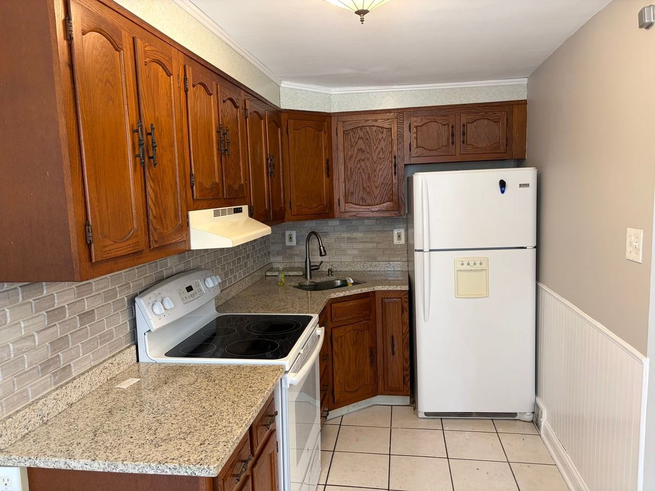 139 W Madison Ave - Photo 7 of 26