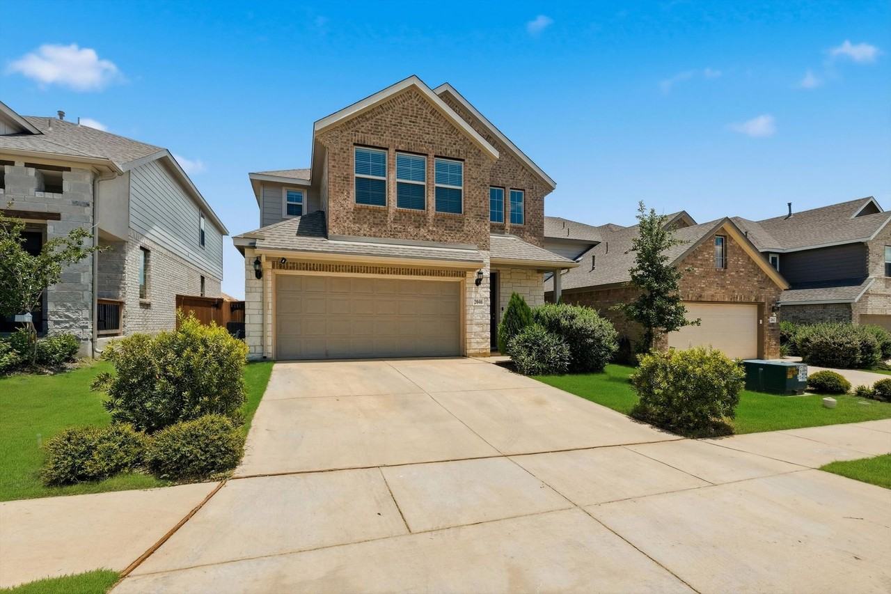 2046 Flametree Ave - Photo 4 of 30