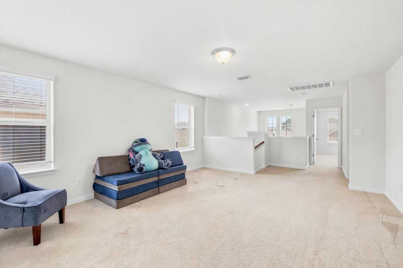 2046 Flametree Ave - Photo 5 of 30