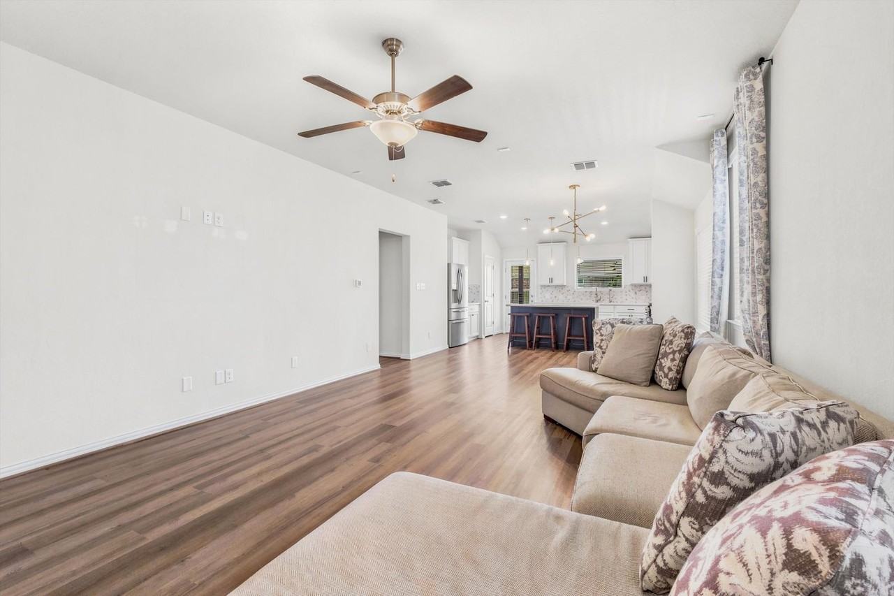 2046 Flametree Ave - Photo 6 of 30