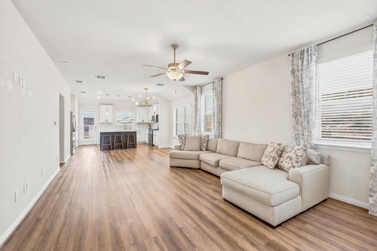 2046 Flametree Ave - Photo 7 of 30