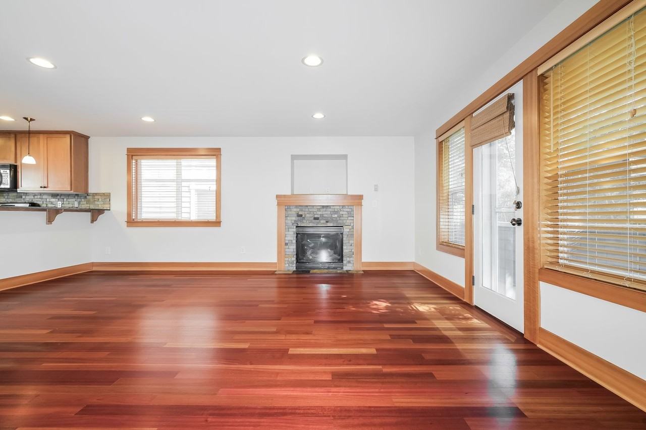 9128 45th Ave Sw #A - Photo 4 of 33