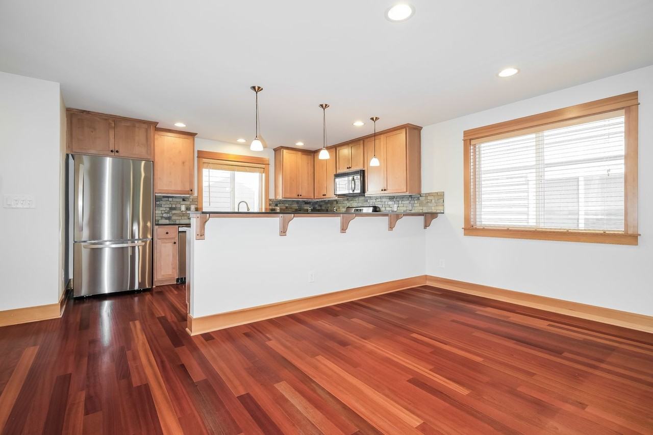 9128 45th Ave Sw #A - Photo 6 of 33