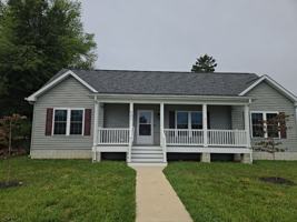 featured image of 582 Railroad Ave