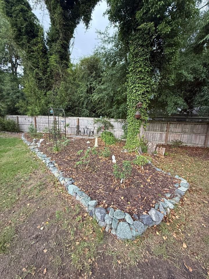 1214 Morgan St - Photo 5 of 19