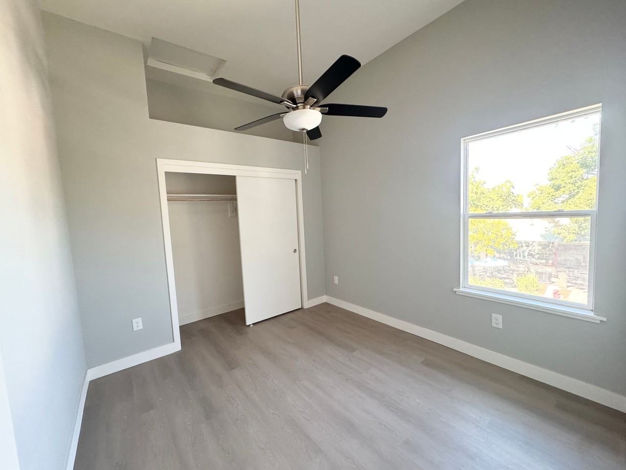 123 S K St - Photo 7 of 11