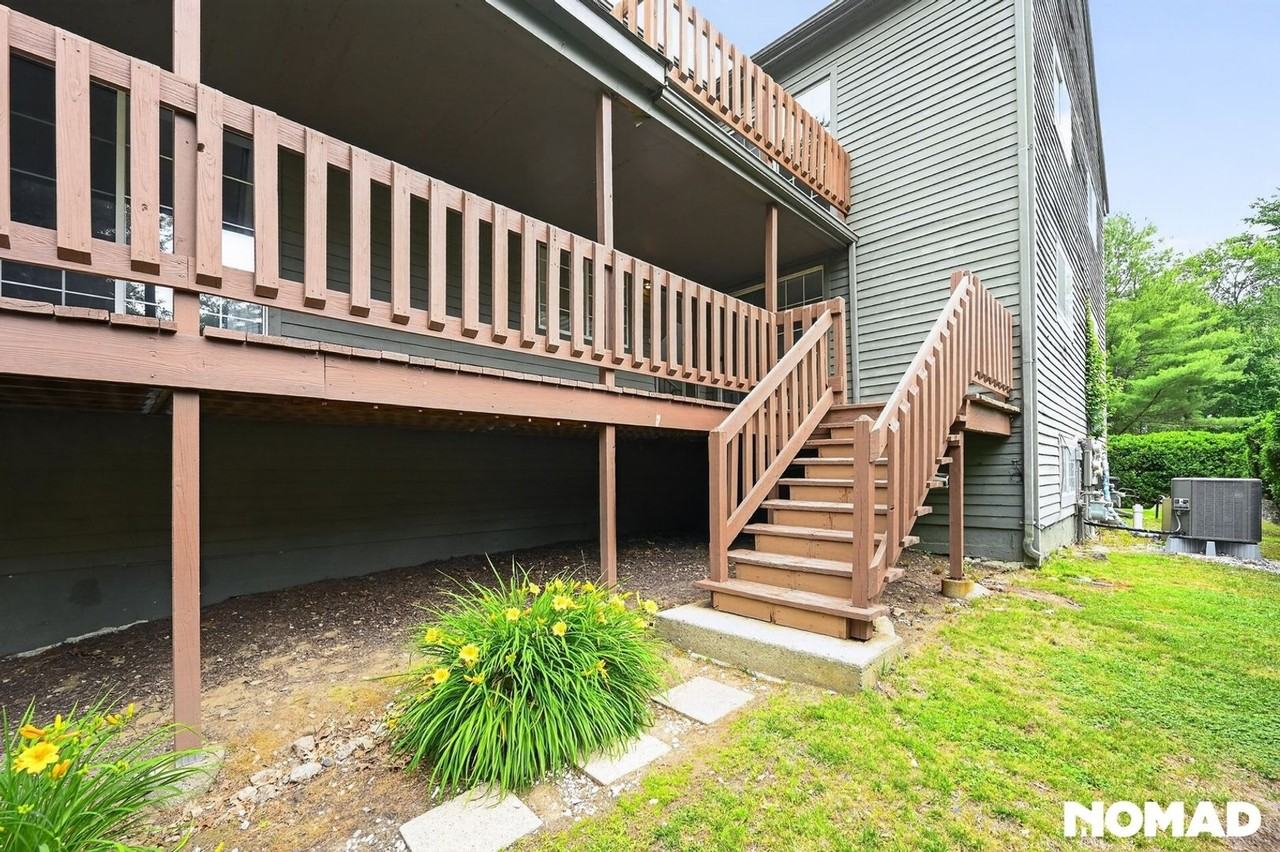 9 Voyagers Ln - Photo 2 of 35