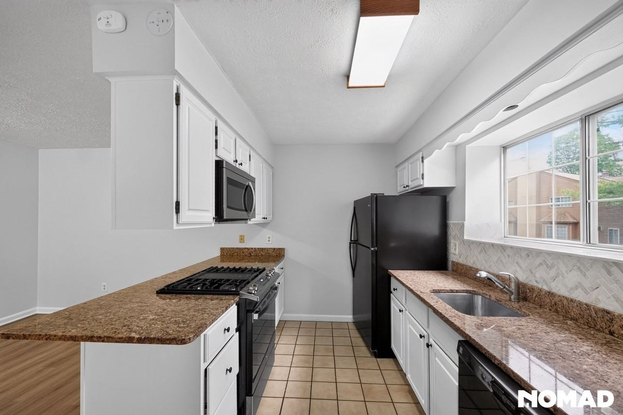 9 Voyagers Ln - Photo 6 of 35