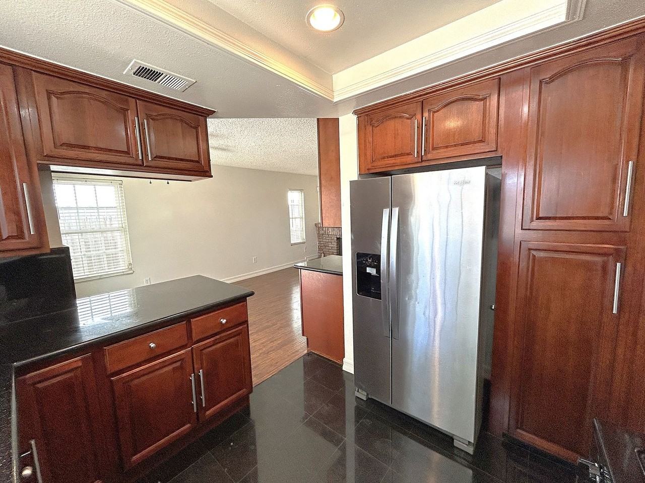3214 Canary Ct - Photo 4 of 31