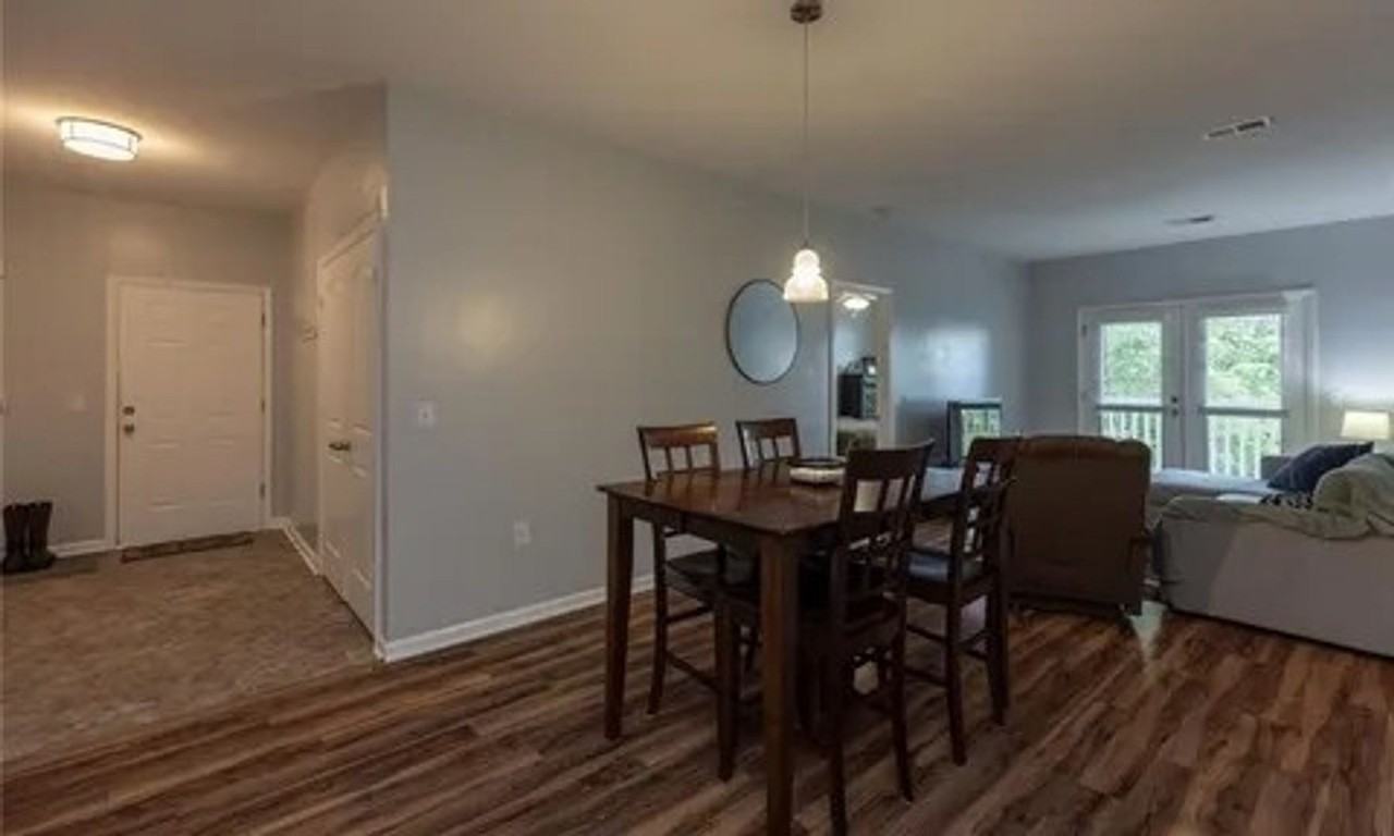 190 Eli Hartley Dr #204 - Photo 3 of 7