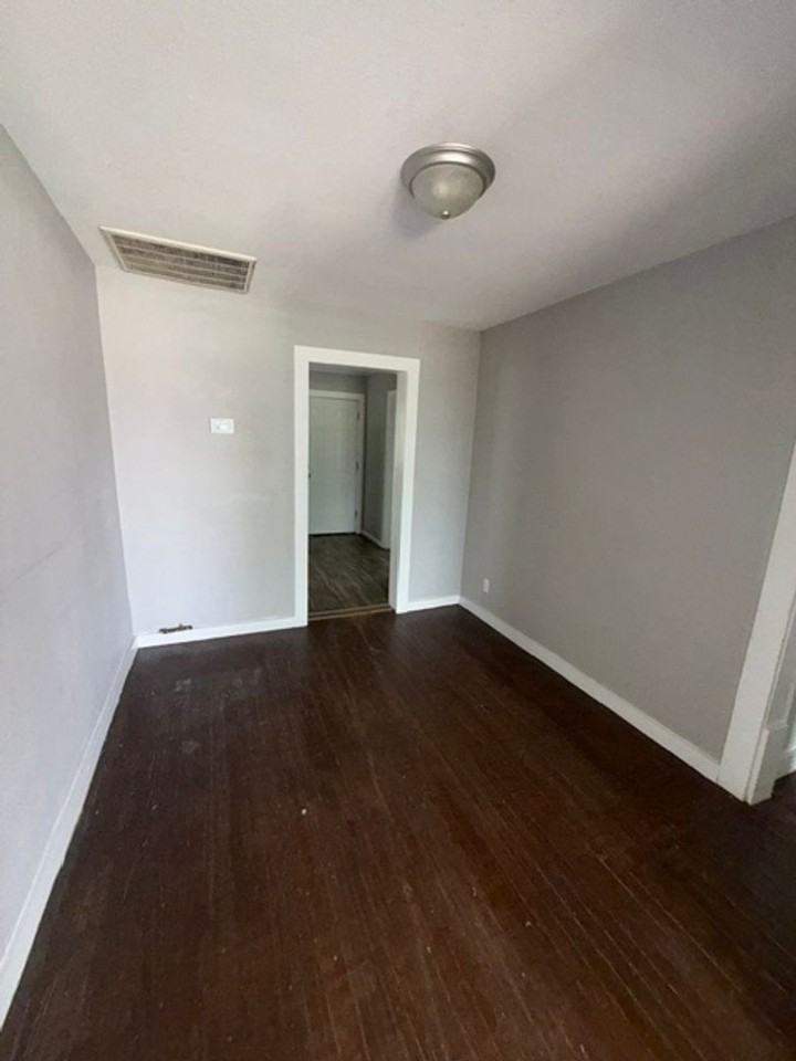 602 E North 15th St - Photo 3 of 12