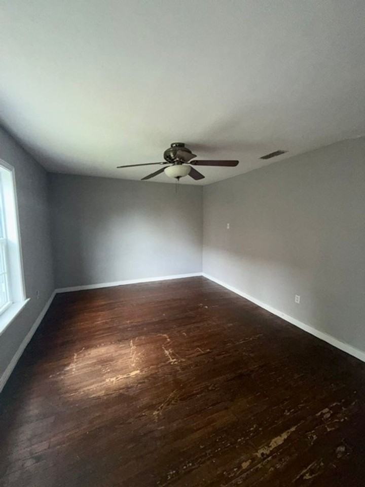 602 E North 15th St - Photo 7 of 12