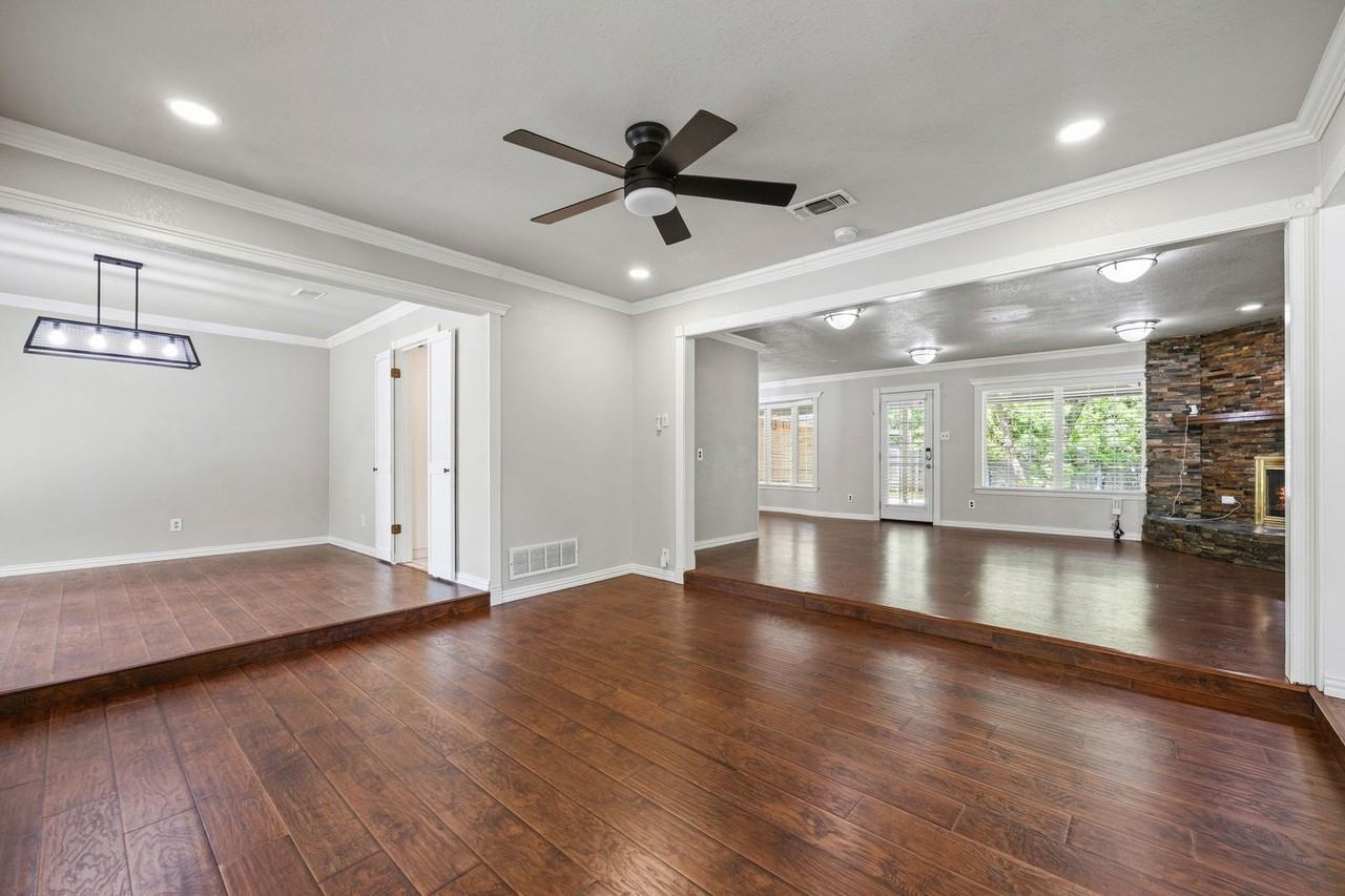 2231 Shadywood Ct - Photo 3 of 33