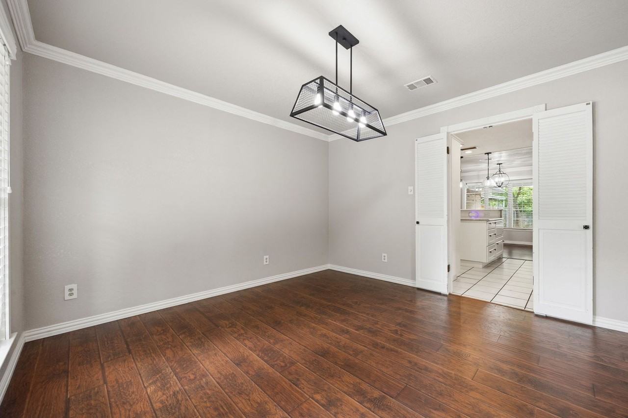 2231 Shadywood Ct - Photo 5 of 33