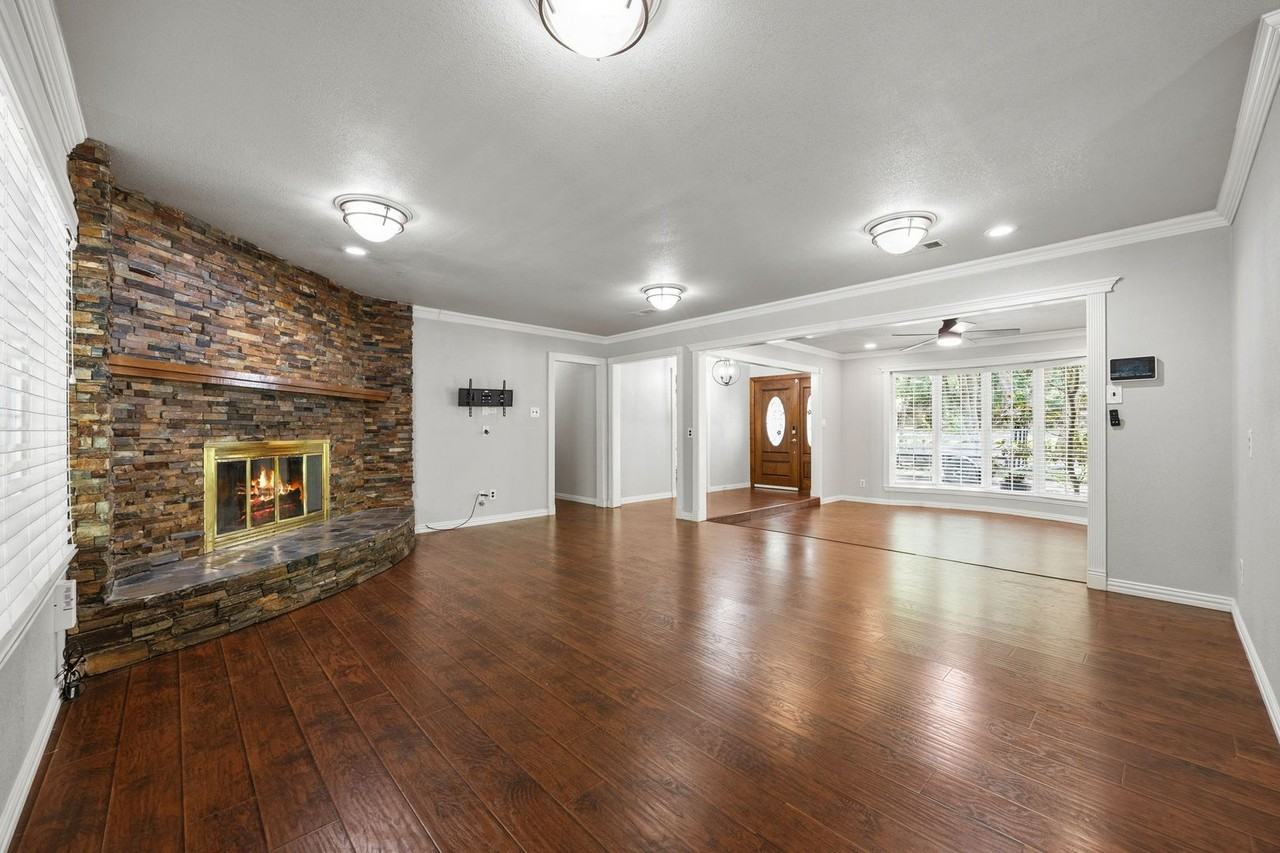 2231 Shadywood Ct - Photo 7 of 33