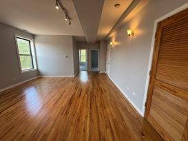 5900 S King Dr Unit 3  