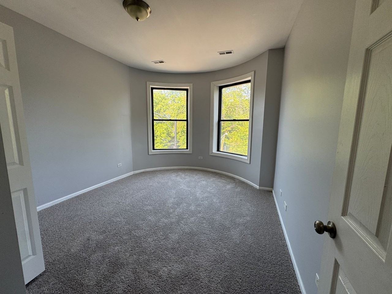 5900 S King Dr #C3 - Photo 6 of 9