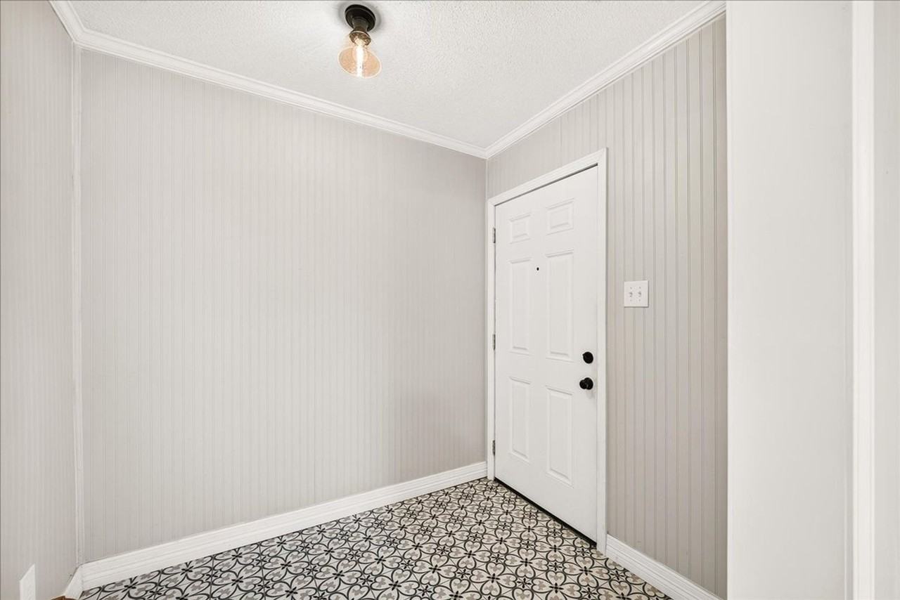 314 Melrose St - Photo 3 of 42