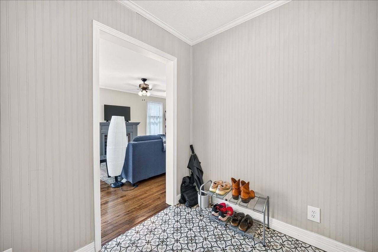 314 Melrose St - Photo 5 of 42